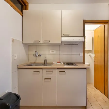 Apartmaji Pri Perotu