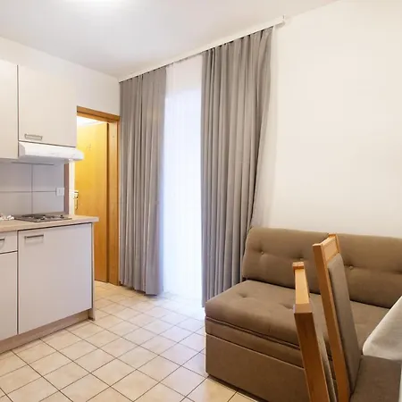 Apartmaji Pri Perotu