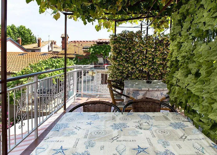 Apartmaji Pri Perotu *