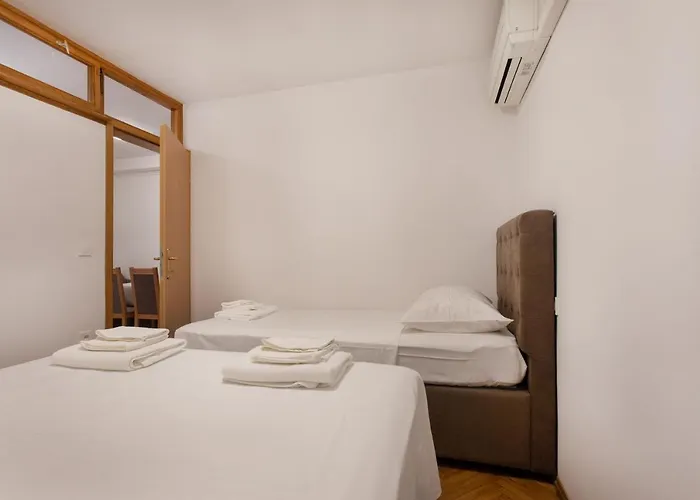 Apartmaji Pri Perotu