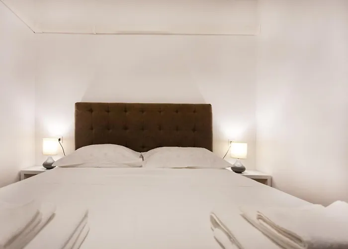 Apartmaji Pri Perotu Appartement *